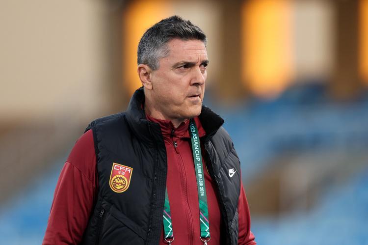 乐鱼体育-33次关键扑救！安东尼奥为李昊鸣不平：比日本门将更配得上金手套