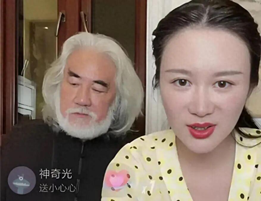乐鱼体育APP-妻子嫌他“一股老年味”，73岁张纪中刮掉蓄了30年的胡子！